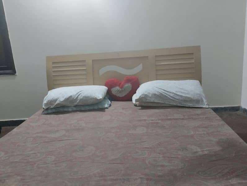 king size bed with brand new mattress 11