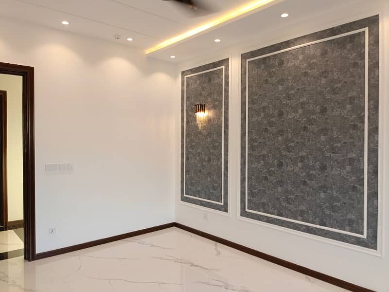 One Kanal Lower Portion With Upper Lock Available For Rent At Hot Location Of DHA Phase 04 3