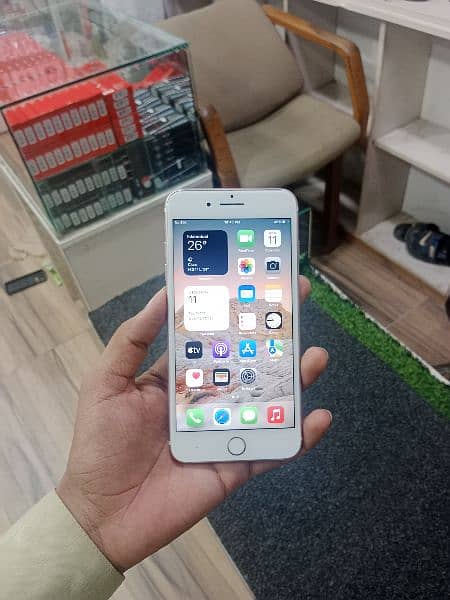 iphone 7 plus PTA approved 128GB full box 5