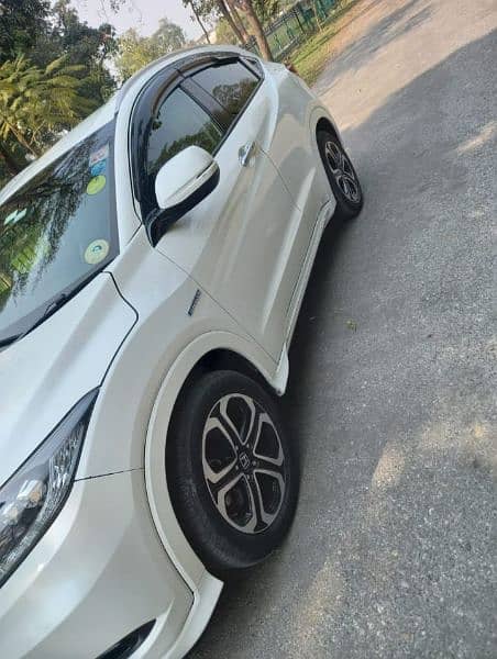 Honda Vezel 2016 Import from japan New Condition Neat and Clean 5