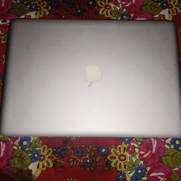 Apple Mac book pro 5