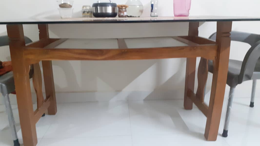 Six seater dining table without chairs 1