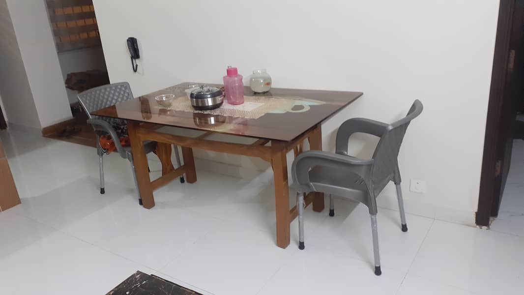 Six seater dining table without chairs 2