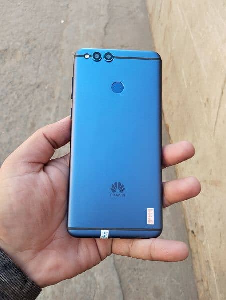 Huawei mobile for sale contact =03090555590 ==03260145866 what aap 0