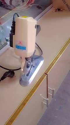 clothes cutting machine