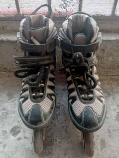 SKATING SHOES