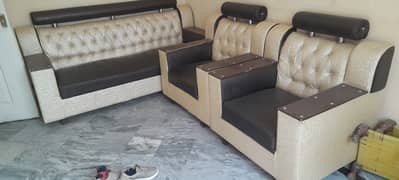 3+1+1. . . . 5 seater sofa set good condition home used