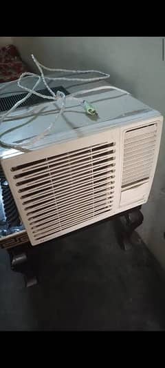 only 1 year use A1 cooling karta ha no open no repir