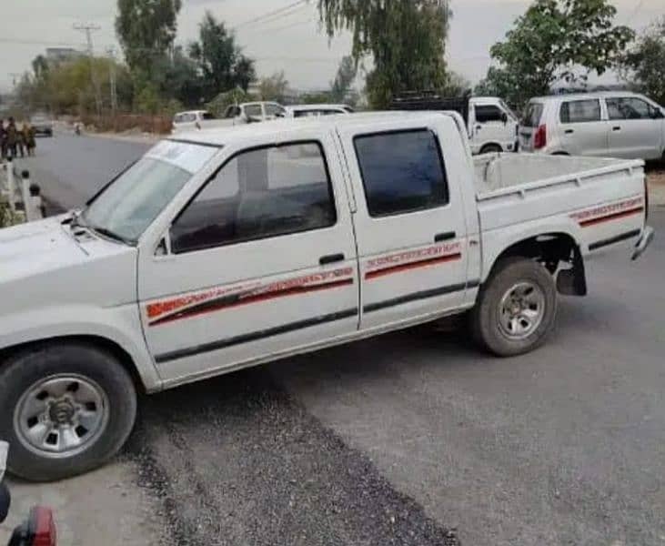 Nissan Pickup Double Cabin 3