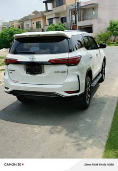 Toyota Fortuner Legender 2022