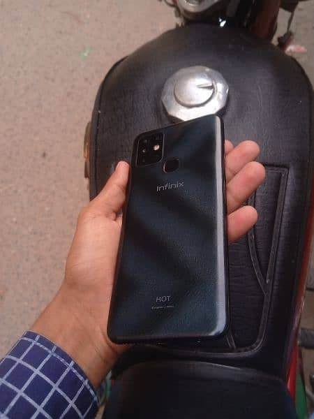 infinix hot 10 good condition 4/128 1