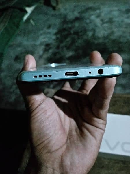 vivo y55 mobile 8/128 with box 9