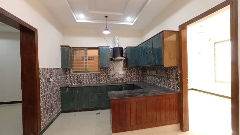 5 MARLA PARK FACING HOUSE FOR SALE in FAISAL TOWN BLOCK C 15