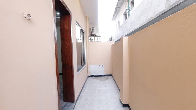 5 MARLA PARK FACING HOUSE FOR SALE in FAISAL TOWN BLOCK C 20