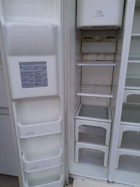 LG double Door fridge 4