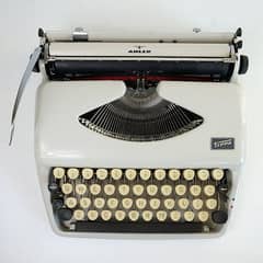 The Best Executive portable Typewriter Adler Tippa with cover case