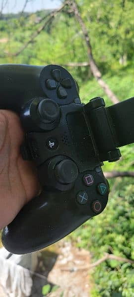 PS4 CONTROLLER LIKE NEW 1