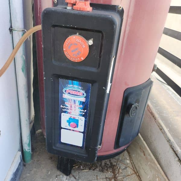 26 gallon gass geyser in working condition 0