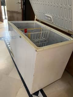 waves Single Door Freezer for Shop, Hotel, Road Side Bussiness