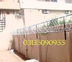 chainlink Fence/ razor wire / barbed Wire/ security fence weld mesh