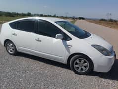 seeling my Toyota prius in very good condition.