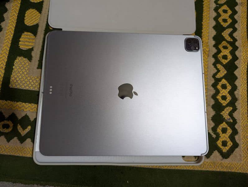 ipad m2 6 generation only 15 days used argently sale 4