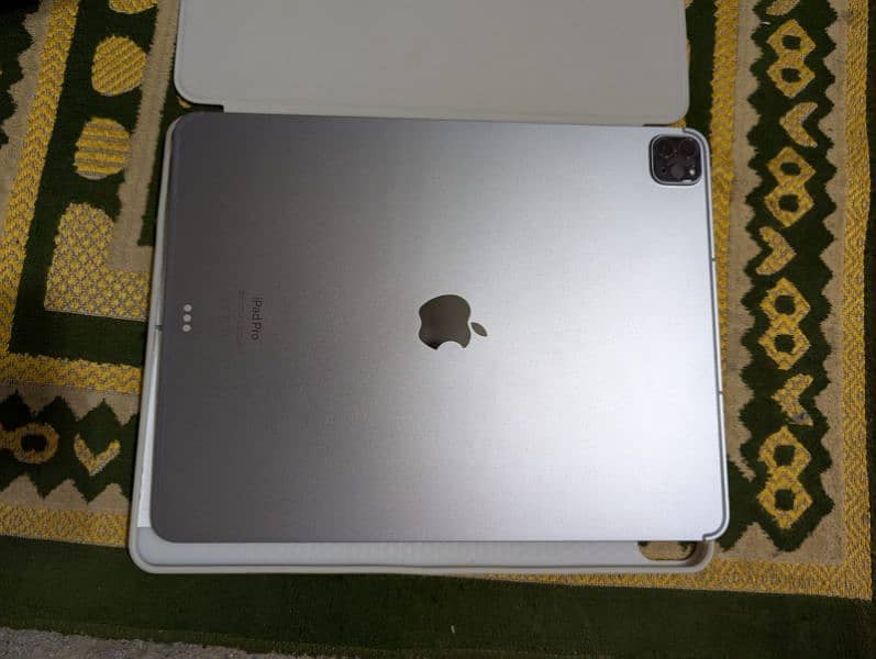 ipad m2 6 generation only 15 days used argently sale 5