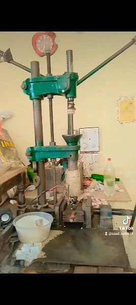 molding machine 4