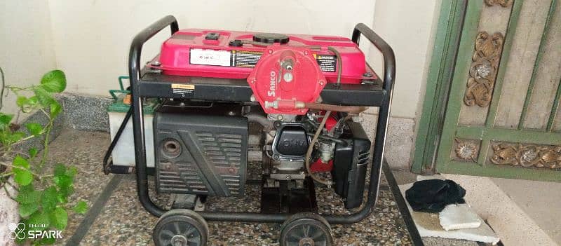 sanco generator SN4000E like new seal pack engine sightly used care 2