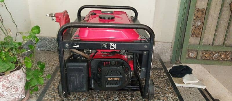 sanco generator SN4000E like new seal pack engine sightly used care 3