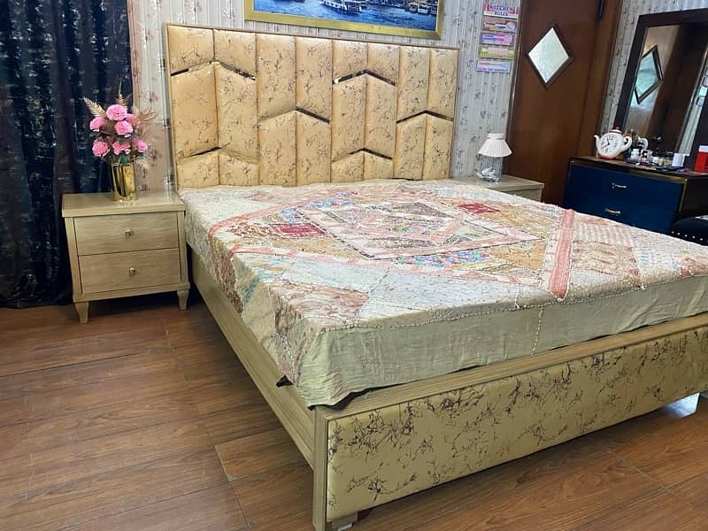 Beautiful poshash design 2,bed set  without mattress each bed 68k 5