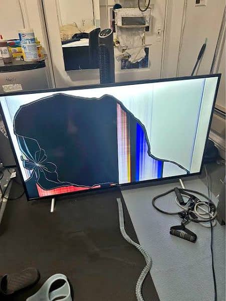 TCL 52 inches android tv Display break 4