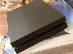 Ps4 fat 1206 complete box with 6 games cds 2 controllers