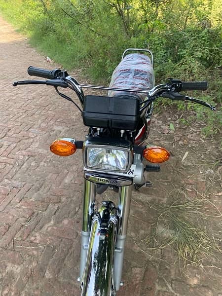 Honda 125 Brand New 2024 Model just 2000km drive 2