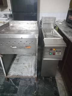 Fryer and hot plate