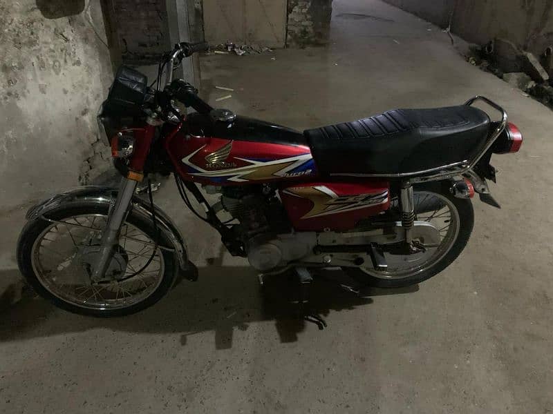 Honda 125 good condition 3