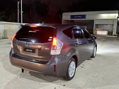 Toyota Prius alpha 2013/17 full original