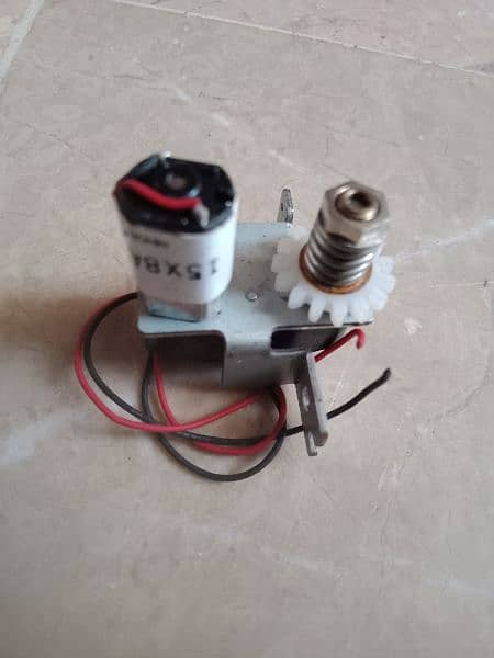 6 volt DC geared motor 1