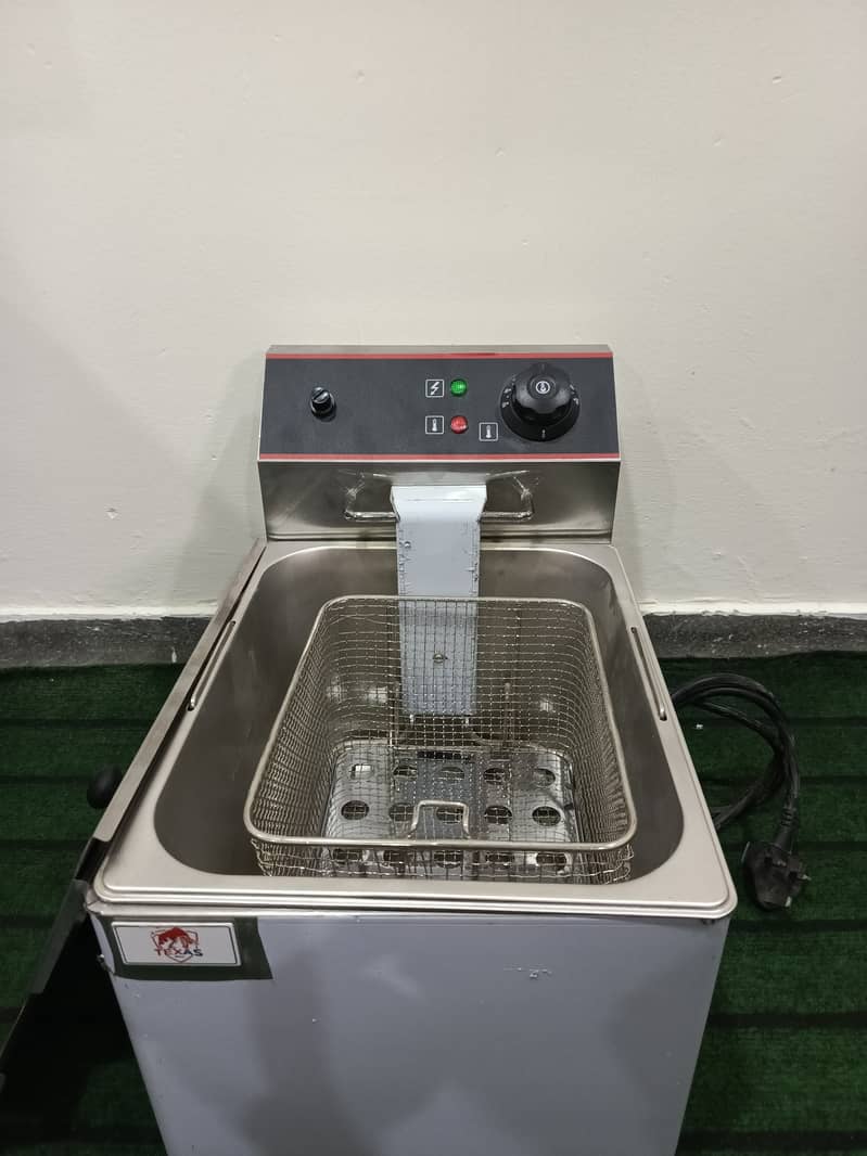 Fryer  8 liter hotplate panini  oven 2