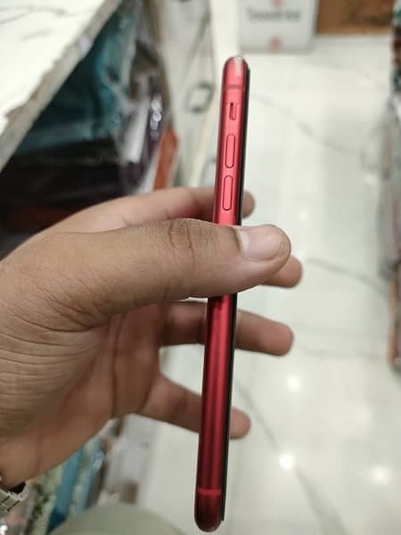 iphone 11 128/gb/dual pta approved red colore 4