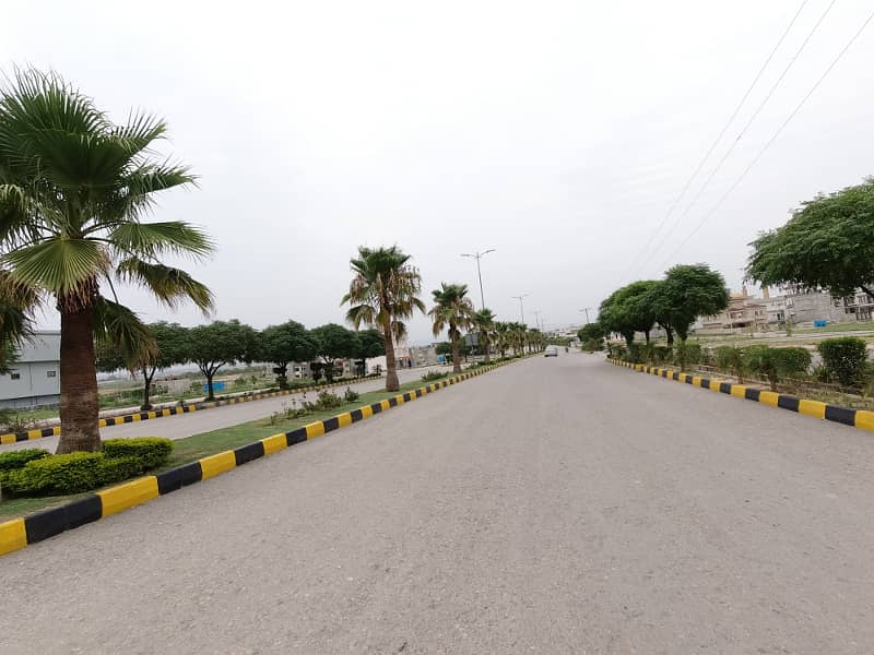 10 Marla Plot For Sale In Taj Residenica Tulip Block , One Of The Most Important Location Of The Islamabad ,Demand 1.15 Crore 10