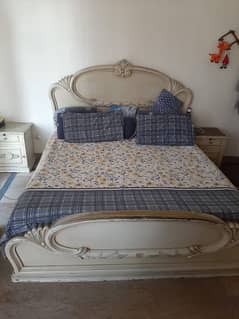 Bed, Dressing with 2 chairs