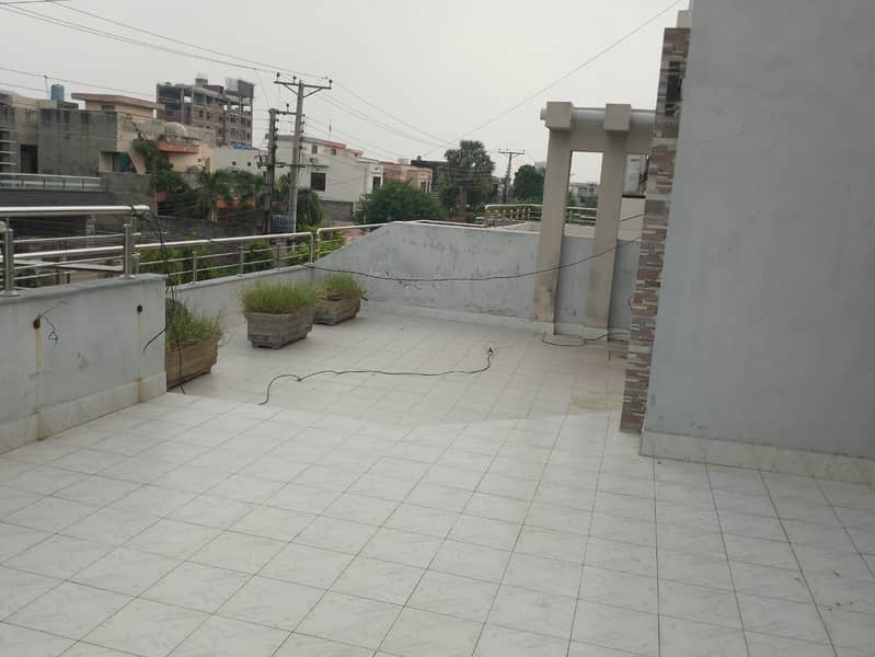 1 Kanal House Available For Rent Very Closed To LDA OFFICE 10