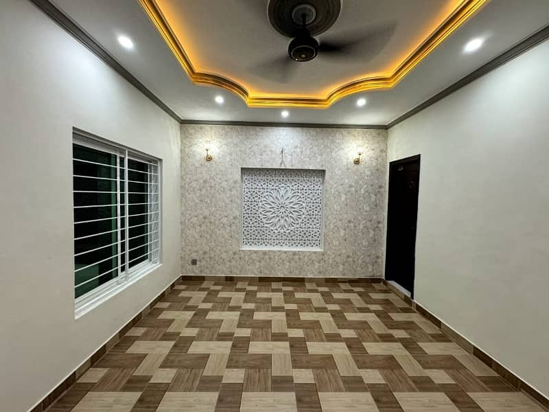 ATTENTION BRAND NEW 5 MARLA HOUSE AVAILABLE FOR SALE IN BAHRIA TOWN LAHORE 18