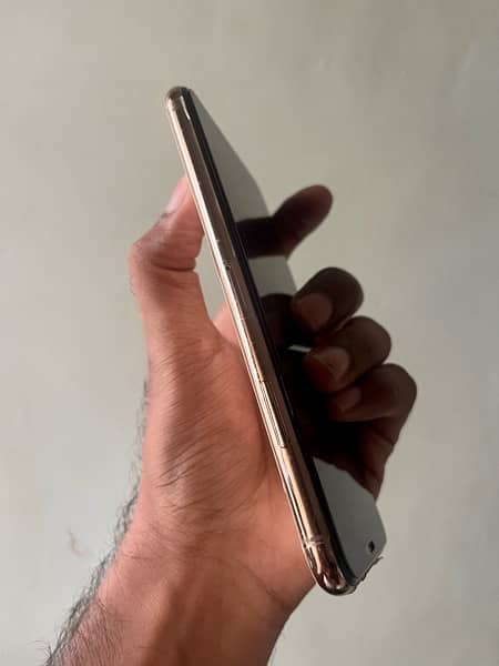 iPhone 11 pro max 64gb dual sim approved 7