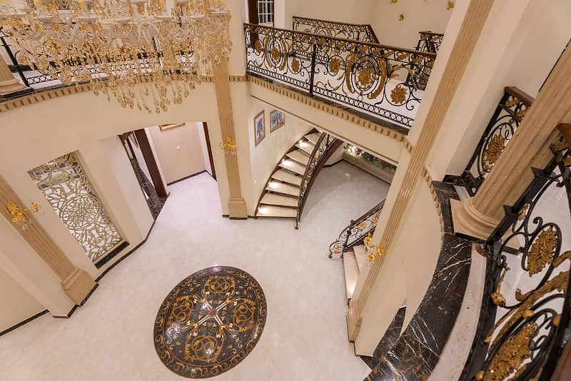 2 KANAL GLORIOUS & GRACEFUL HOUSE FOR SALE IN THE HEART OF DHA 9