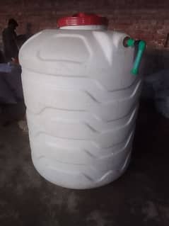 1500 LITRE WATER TANK ALMOST BRAND NEW