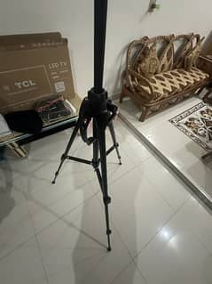 Professional tripod