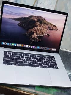 MacBook Pro 2016 touch bar id core i7 16gb ram 500gb SSD 2gb card