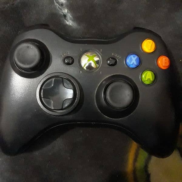 Xbox 360 & 2 Original Controller 4